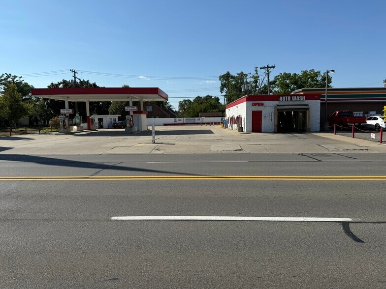 3515 Twelve Mile Rd, Berkley, MI à vendre - Photo du bâtiment - Image 2 de 4