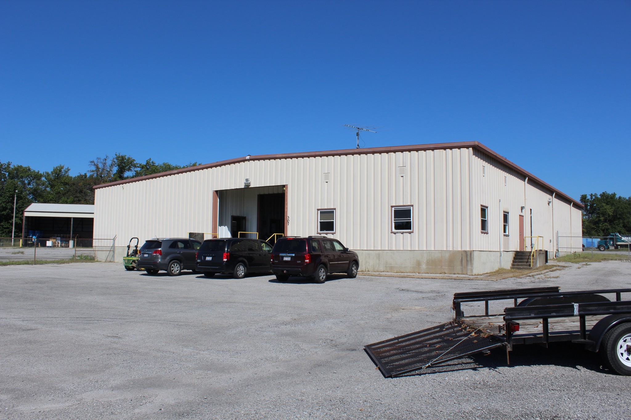 307 Wastena St, Benton, IL for sale Primary Photo- Image 1 of 1