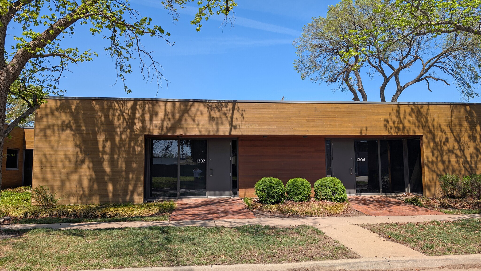 1300 E Lewis St, Wichita, KS à louer Photo du bâtiment- Image 1 de 3