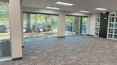 8510 McAlpine Park Dr, Charlotte, NC for lease Interior Photo- Image 1 of 3