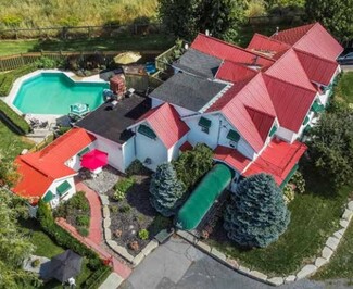 Plus de détails pour 8087 County Rd 2, Napanee, ON - Vente au détail à vendre