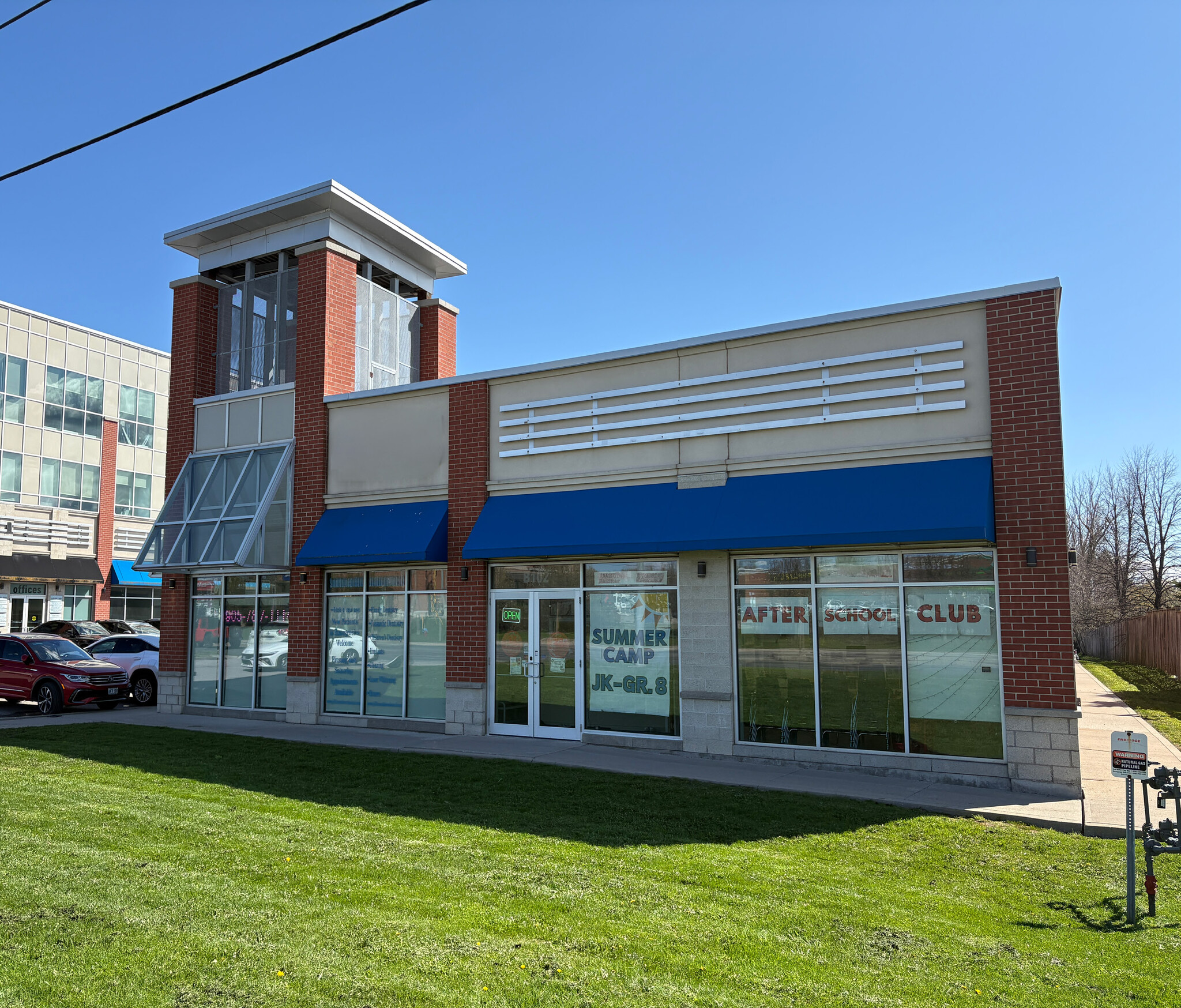 11685 Yonge St, Richmond Hill, ON à louer Photo du bâtiment- Image 1 de 5