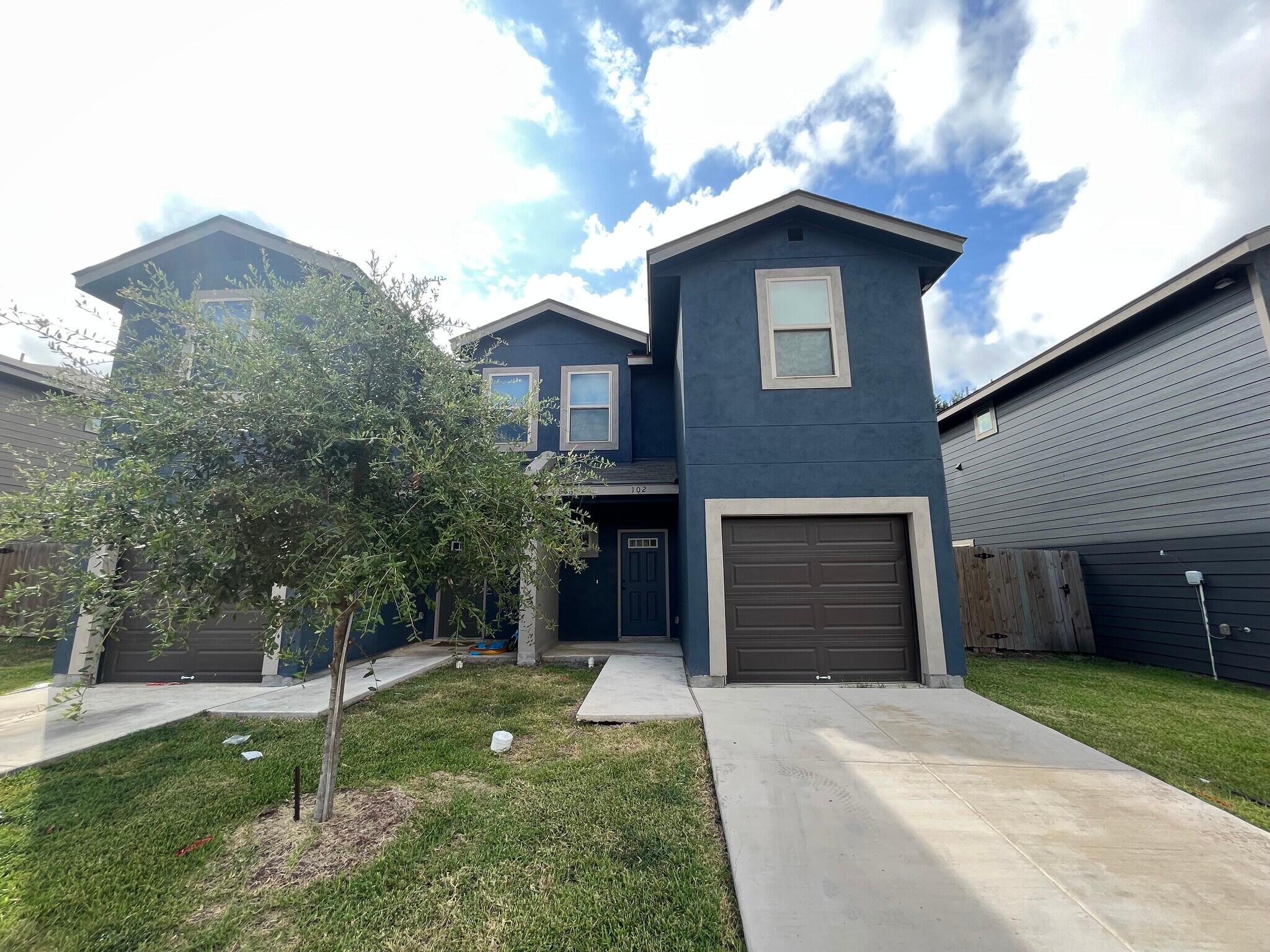 6866 Lakeview Dr, San Antonio, TX à vendre Photo principale- Image 1 de 76