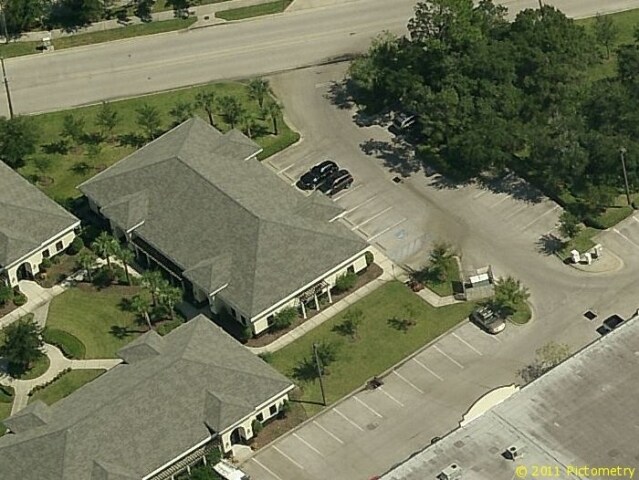 8240 118th Ave N, Largo, FL à vendre - Aérien - Image 2 de 5