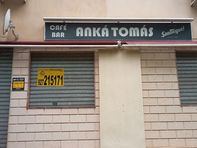 Retail in Cáceres, Cáceres for lease - Building Photo - Image 1 of 11