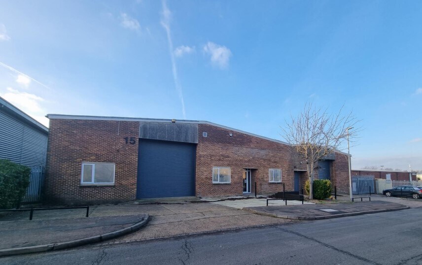 15-17 Bilton Way, Luton for lease - Building Photo - Image 1 of 3