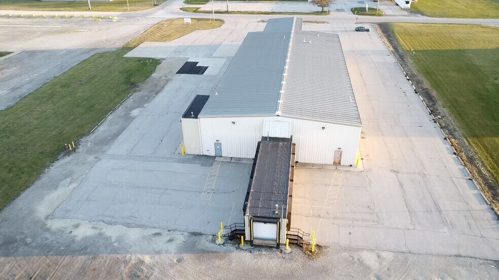 1851 Industrial Dr, Celina, OH à vendre - Photo du bâtiment - Image 3 de 12