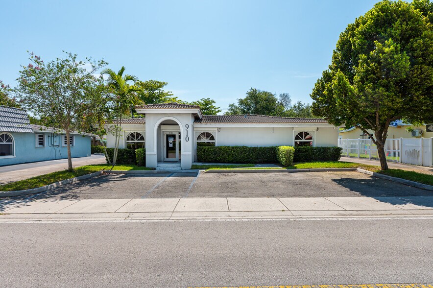 910 S State Road 7, Plantation, FL for sale - Building Photo - Image 1 of 30