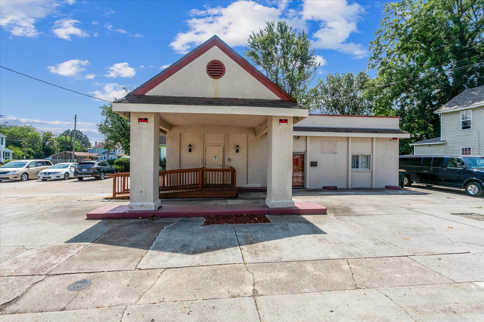 1356 25th St, Newport News, VA à vendre Photo principale- Image 1 de 17