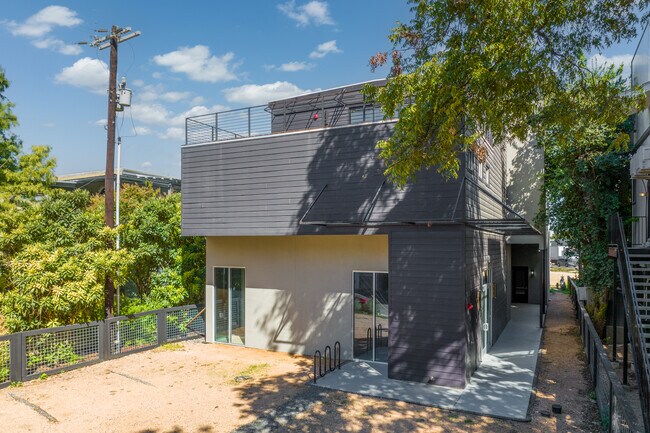 Plus de détails pour 415 E Cevallos St, San Antonio, TX - Commerce de détail à louer