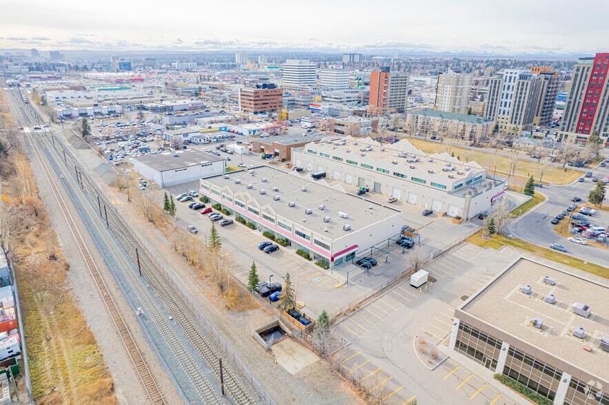 5700 1st St SW, Calgary, AB à louer - Aérien - Image 3 de 7