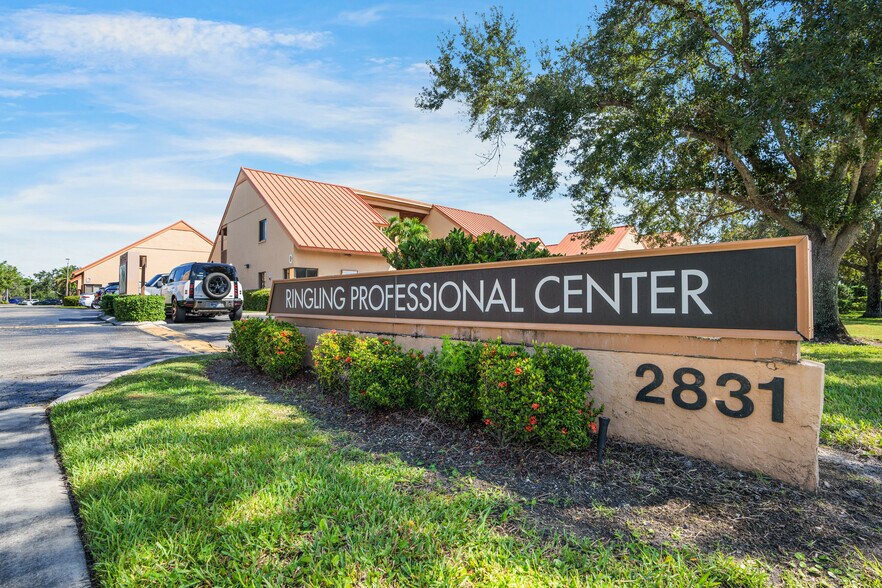 2831 Ringling Blvd, Sarasota, FL à vendre - Photo du bâtiment - Image 2 de 10