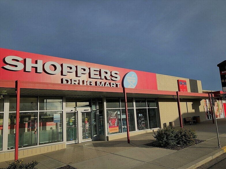 5015 50 St, Ponoka, AB à louer - Photo du bâtiment - Image 2 de 4