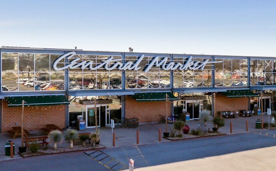 4477 S Lamar Blvd, Austin, TX à louer - Photo du bâtiment - Image 1 de 7