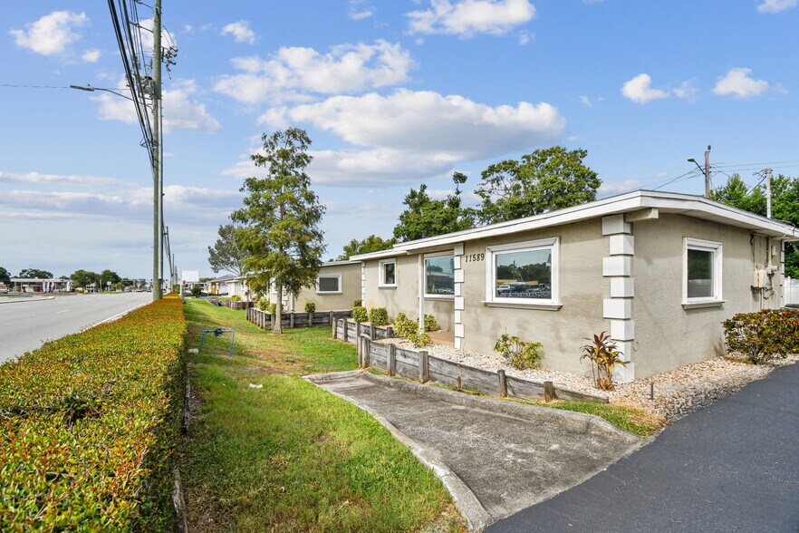 11589 Seminole Blvd, Largo, FL à vendre - Photo principale - Image 1 de 4