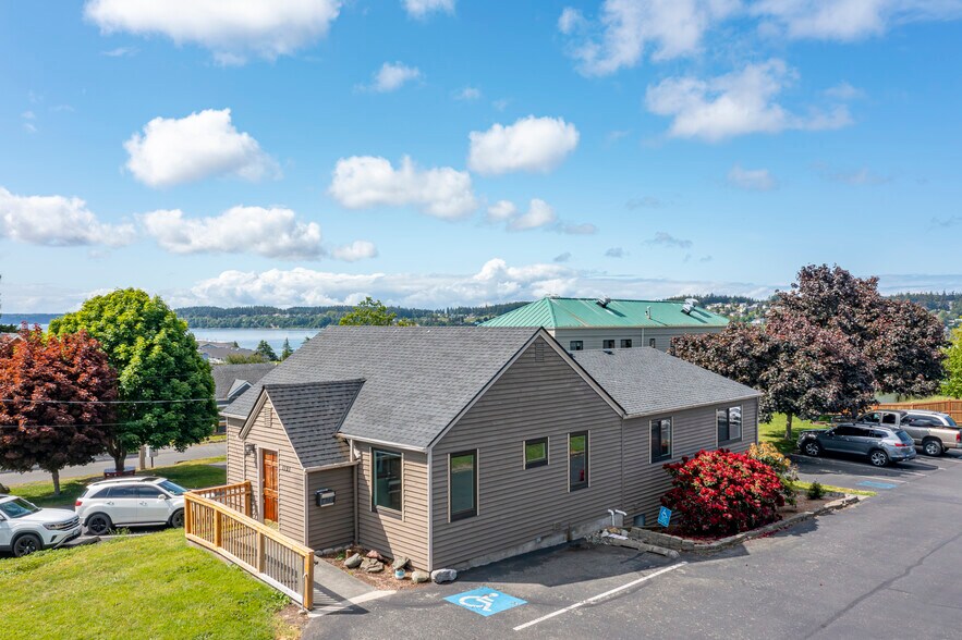 1121 SE Dock St, Oak Harbor, WA à louer - Photo du bâtiment - Image 1 de 16