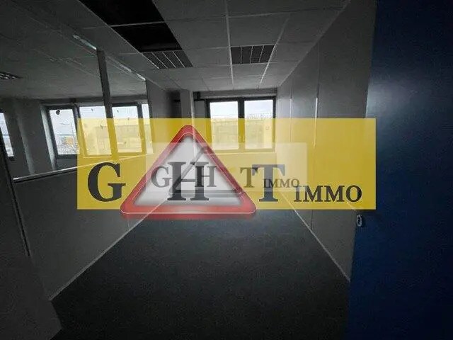 Office in Neuilly-sur-Marne for lease - Interior Photo - Image 3 of 3