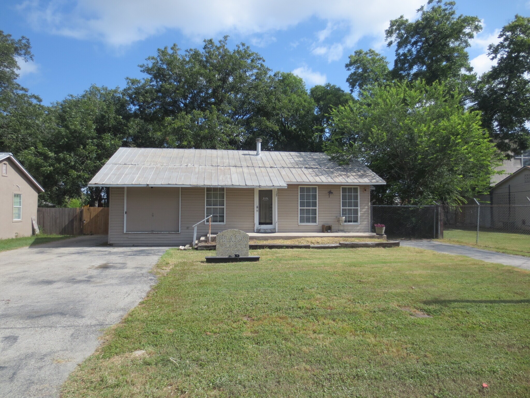 127 Seale Rd, San Antonio, TX à vendre Photo principale- Image 1 de 9