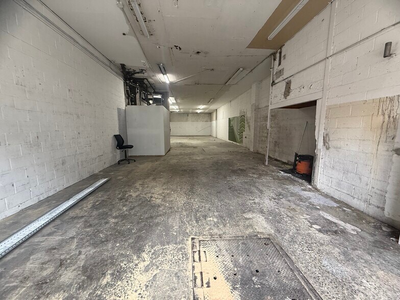 521 47th Rd, Long Island City, NY for lease - Building Photo - Image 2 of 10