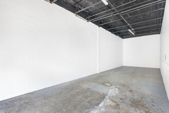 3501-3531 NW 19th St, Fort Lauderdale, FL à louer Photo intérieure- Image 2 de 3