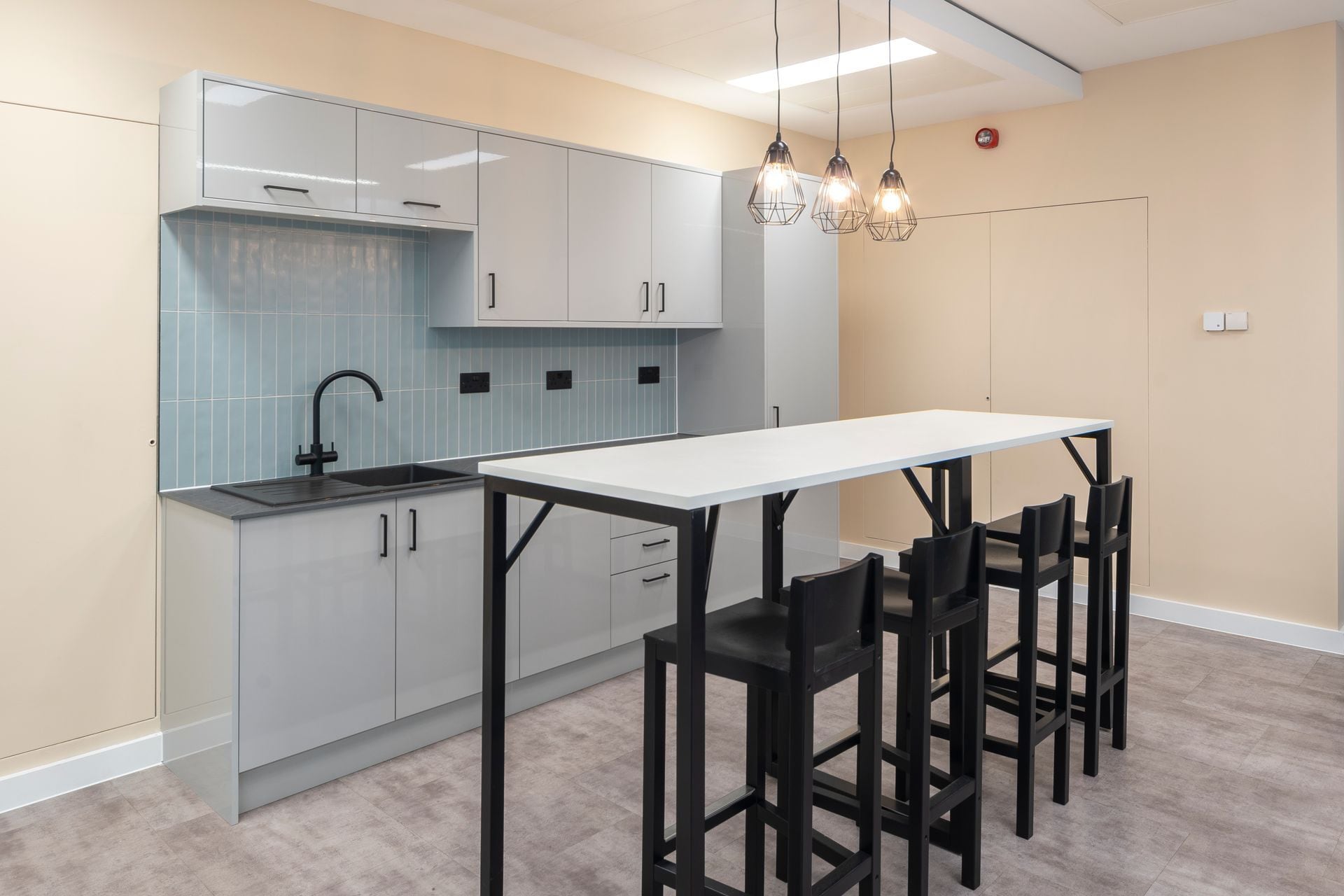 10 Bow Ln, Londres à louer Photo intérieure- Image 1 de 2