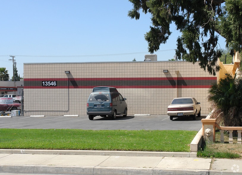 13546 Central Ave, Chino, CA for lease - Building Photo - Image 2 of 15
