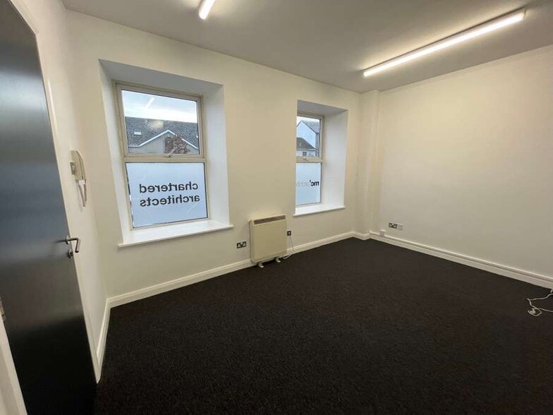 14 Broad St, Magherafelt à louer - Photo du bâtiment - Image 2 de 3