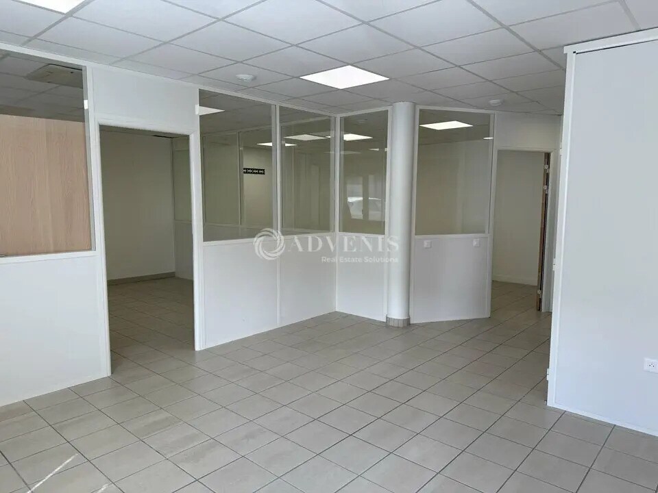 Bureau dans Limas à louer Photo intérieure- Image 1 de 12