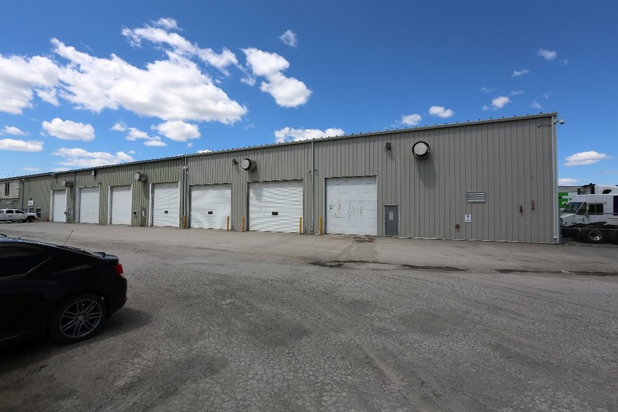 999 Moodie Dr, Ottawa, ON for lease - Building Photo - Image 2 of 2