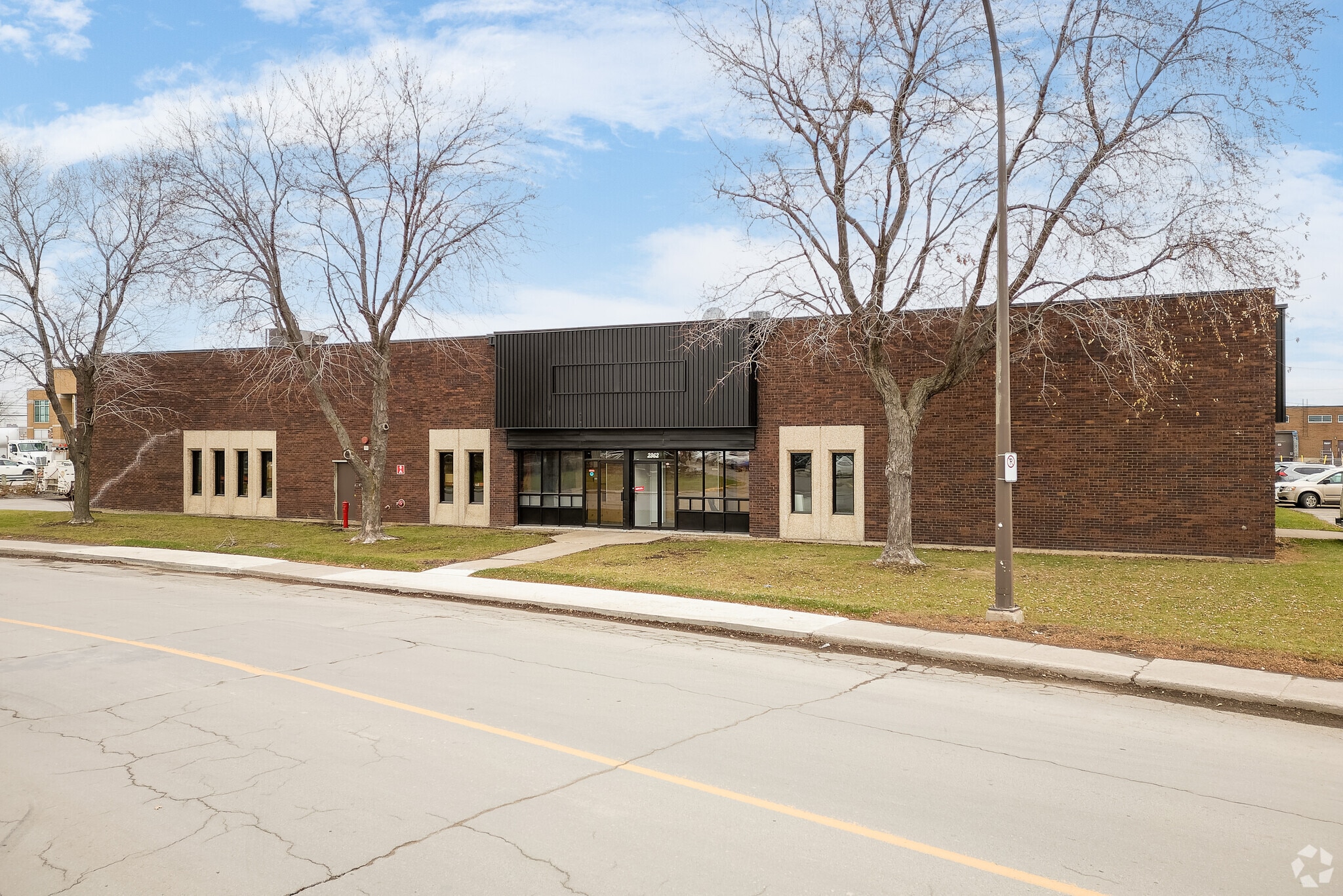 2362-2404 Ave 46th, Montréal, QC for sale Primary Photo- Image 1 of 1