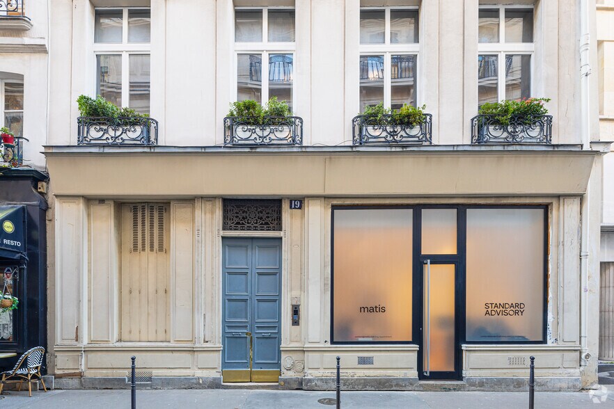 19 Rue Paul Lelong, Paris à vendre - Photo du bâtiment - Image 3 de 4