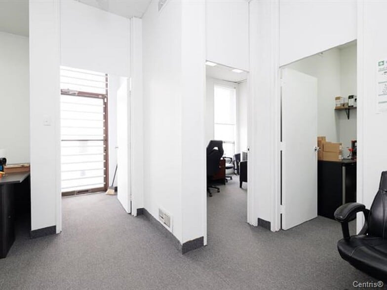 160-178 Rue Benjamin-Hudon, Montréal, QC à louer - Photo du bâtiment - Image 3 de 5
