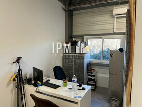 Flex in La Penne-sur-Huveaune for lease Interior Photo- Image 2 of 5