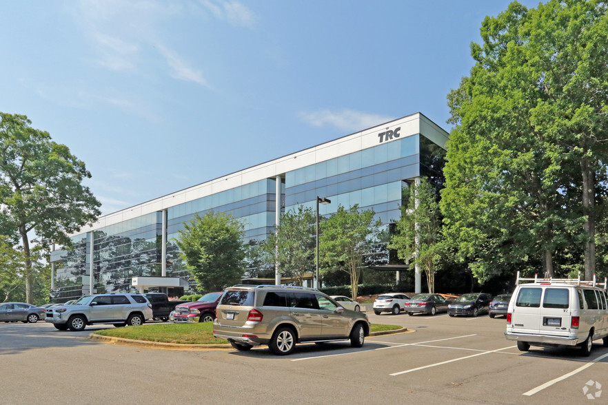 5540 Centerview Dr, Raleigh, NC for lease - Building Photo - Image 2 of 5