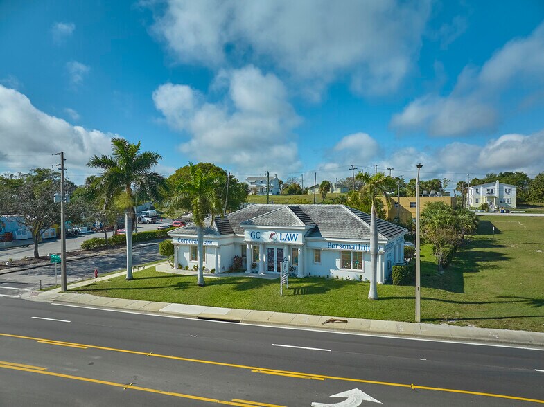 1001 N US Highway 1, Fort Pierce, FL à louer - Photo du bâtiment - Image 1 de 16