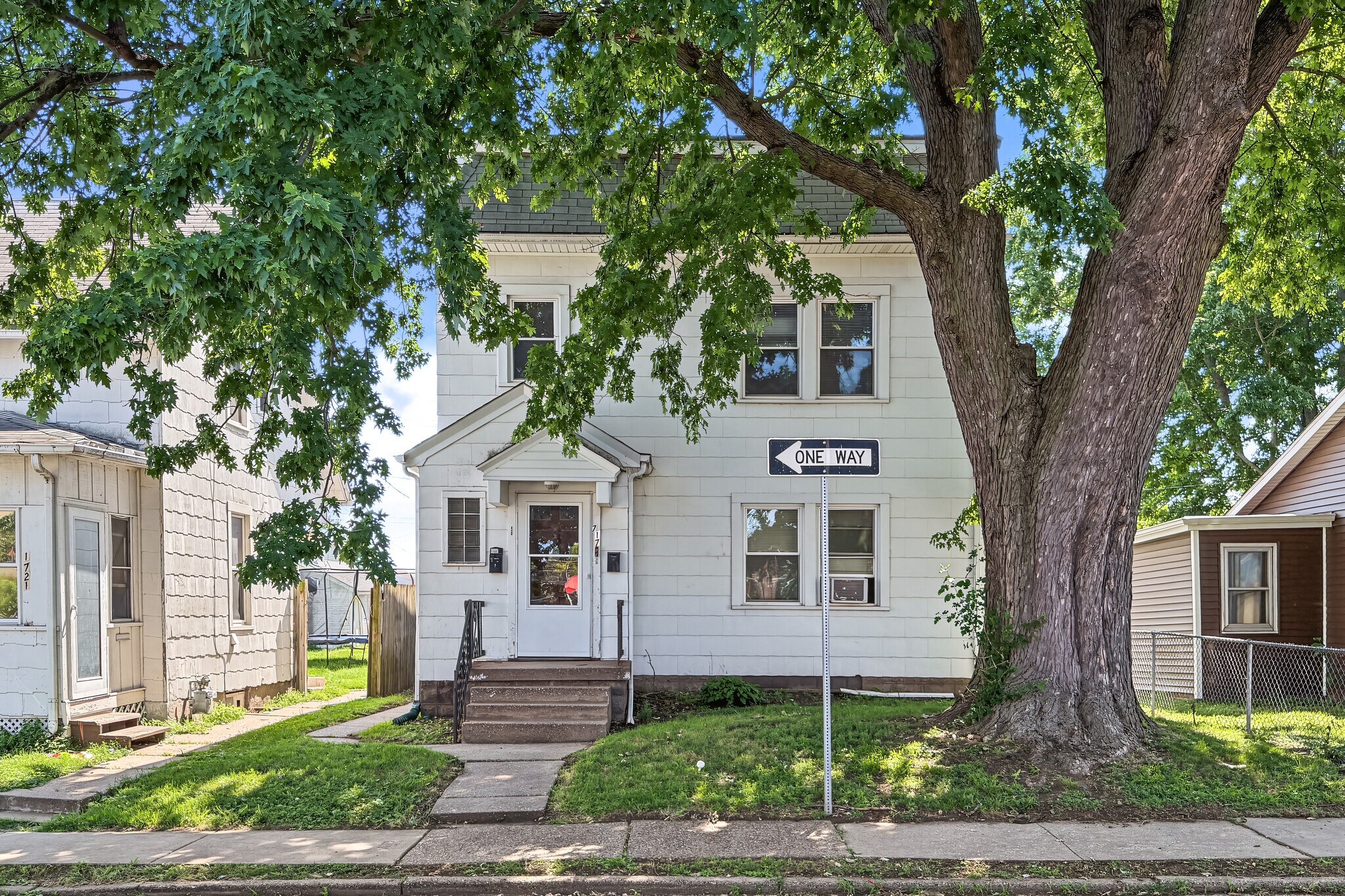 1717 Madison St, Davenport, IA for sale Primary Photo- Image 1 of 2
