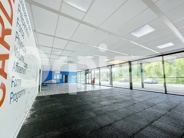Retail in Montluçon for lease - Building Photo - Image 3 of 13