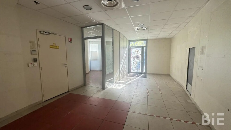 Retail in Bordeaux for sale - Interior Photo - Image 1 of 3