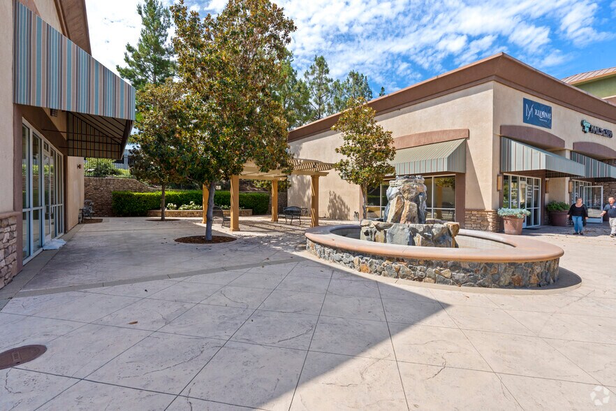 41785-41789 Nicole Ln, Temecula, CA à louer - Photo du bâtiment - Image 3 de 11