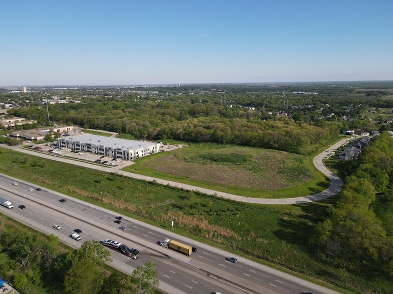 7801 Birchwood Ct, Johnston, IA for lease - Building Photo - Image 2 of 3