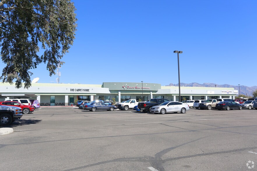 318-326 Fort Lowell Rd, Tucson, AZ for lease - Primary Photo - Image 1 of 2