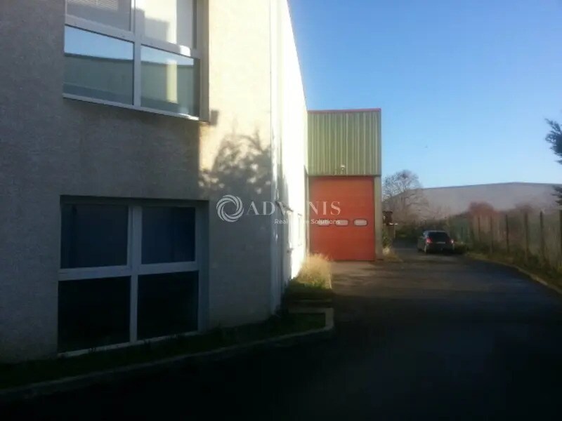 Local d'activités dans Les Mureaux à vendre Photo du bâtiment- Image 1 de 6