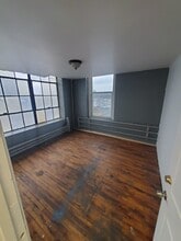 208 S Pulaski St, Baltimore, MD for lease Interior Photo- Image 2 of 13