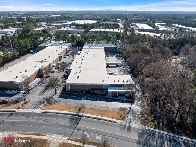More details for 4565-4575 Winters Chapel Rd, Atlanta, GA - Industrial for Lease