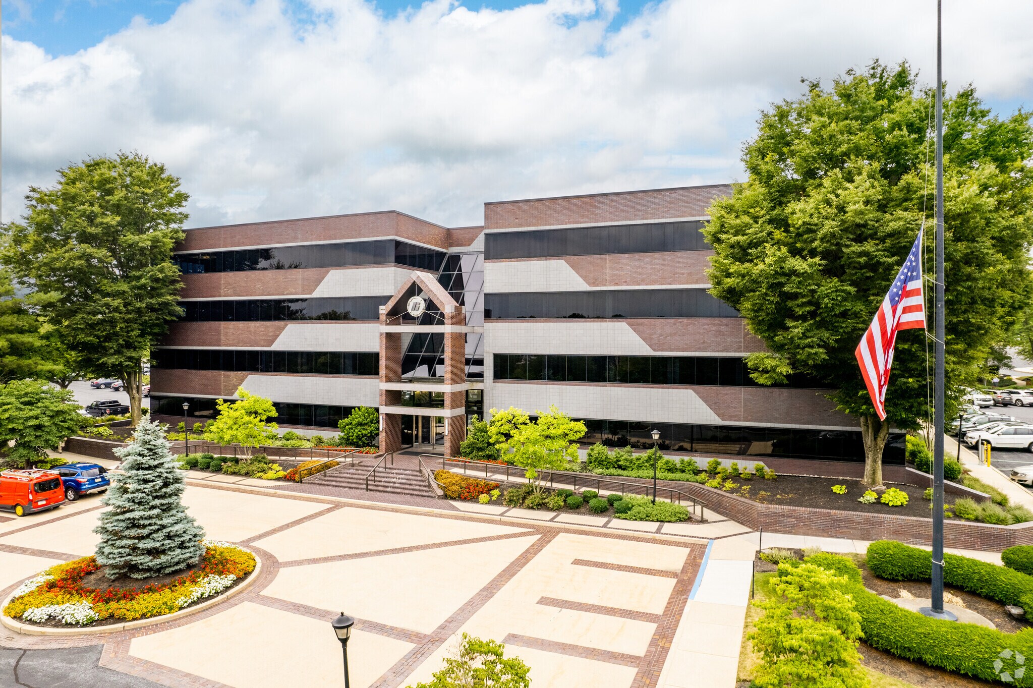 1853 William Penn Way, Lancaster, PA à louer Photo du bâtiment- Image 1 de 6