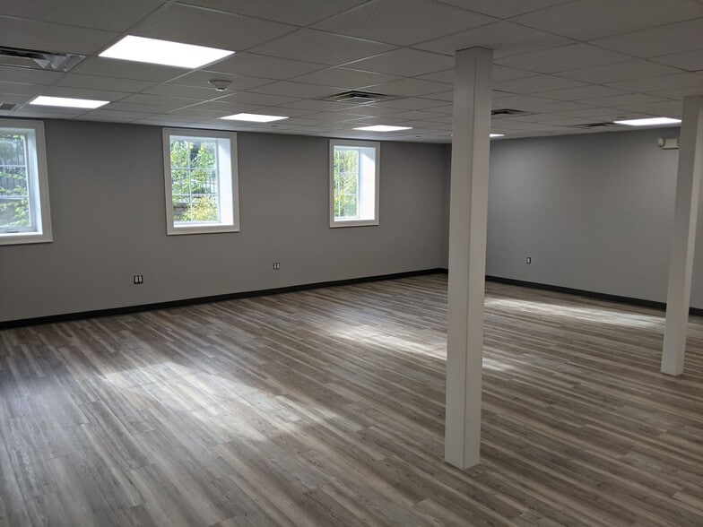 16 Milton St, Dedham, MA for lease - Interior Photo - Image 3 of 6