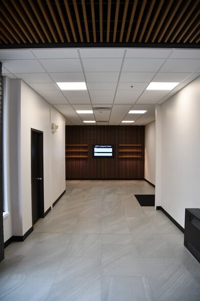 203 S Lafayette St, Greenville, MI for lease - Interior Photo - Image 3 of 8