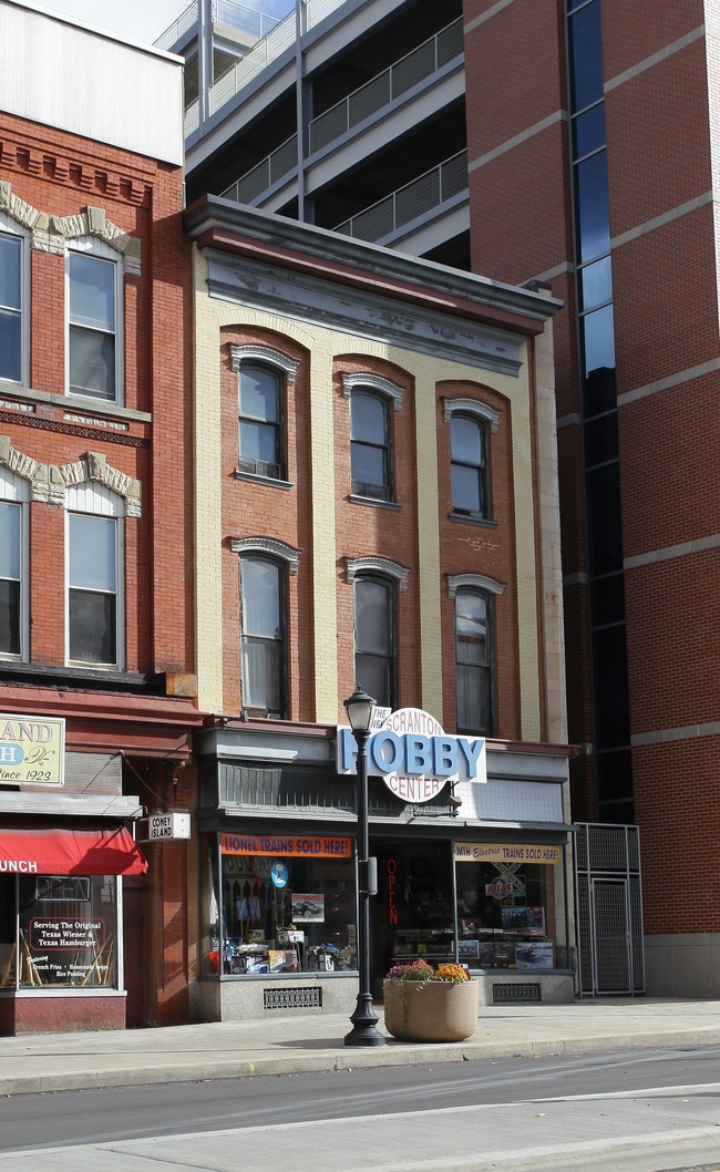 More details for 517 Lackawanna Ave, Scranton, PA - Retail for Lease