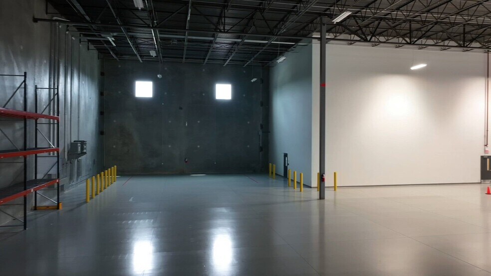 2280 Lane Ave N, Jacksonville, FL à louer - Vidéo sur l’inscription commerciale - Image 2 de 32