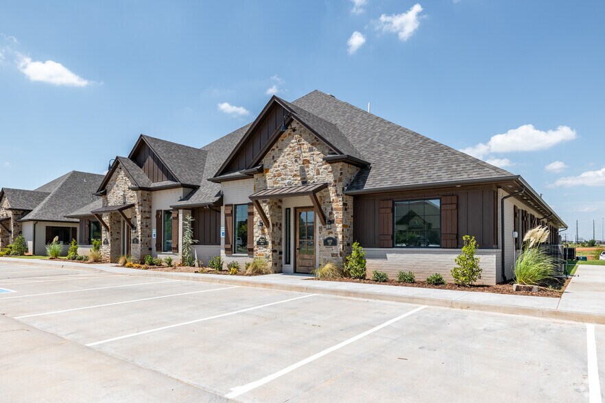 2900 Washington Dr, Norman, OK à louer - Photo du bâtiment - Image 1 de 25